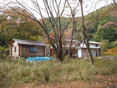 秋のかずさの森　体験宿泊棟